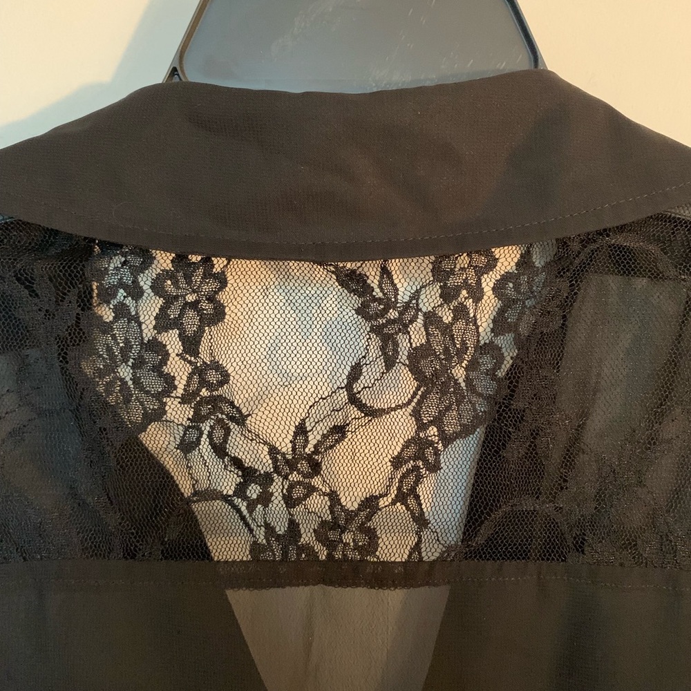 Button down tie-front blouse - Picture 2 of 2